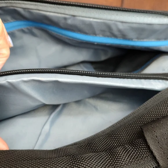 Dell Ecoloop Laptop Padded Multi Pocket Messenge Bag P/N:RH6W2 Mfg ID:9HATU - Picture 12 of 14